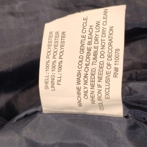 U. S. Polo Assn navy blue puffer jacket. NWT. Medium - Picture 3 of 9